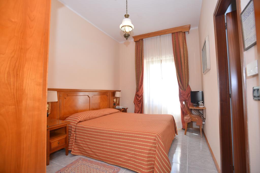 Hotel Acqui & Centro Benessere Акви Терме Номер фото