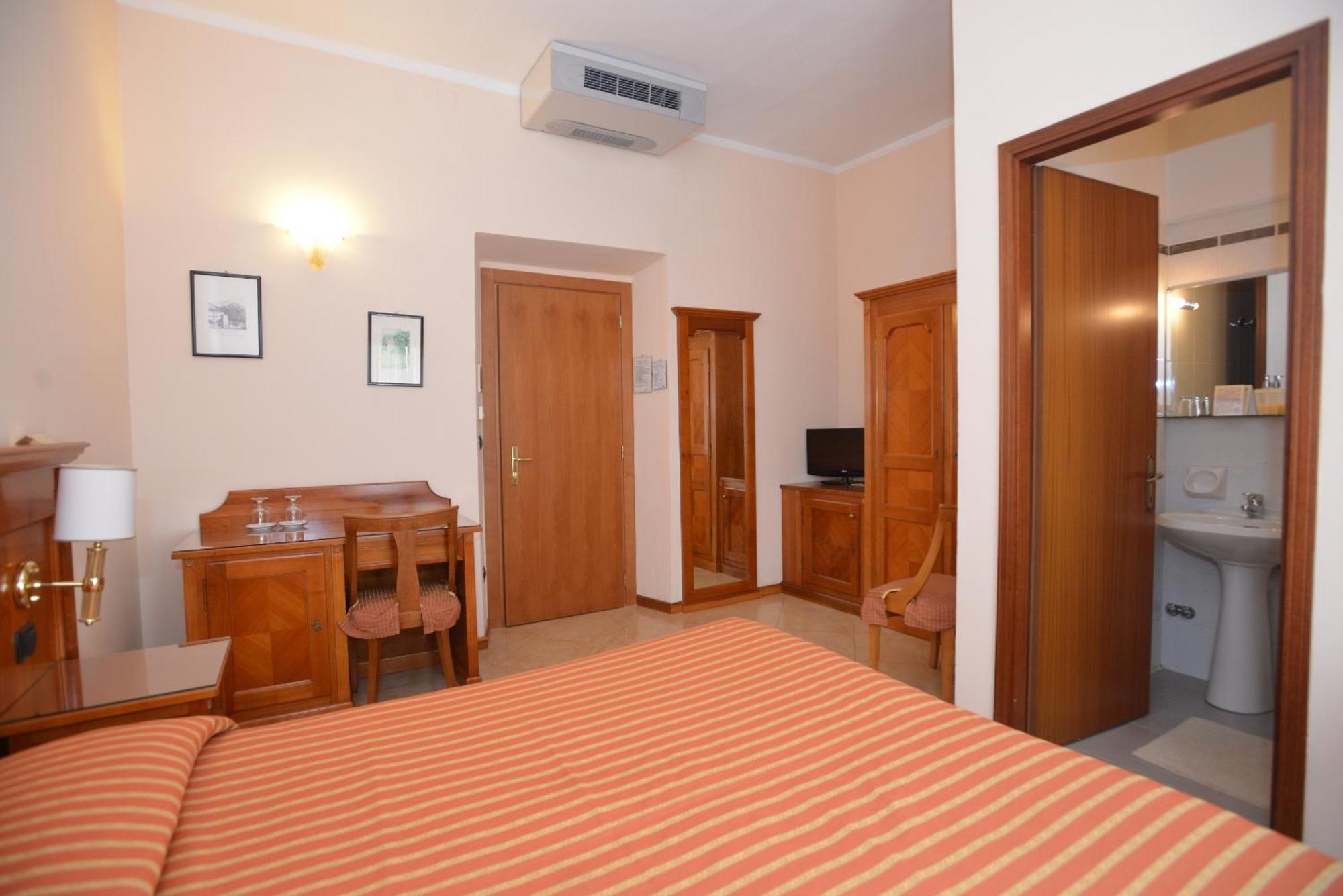 Hotel Acqui & Centro Benessere Акви Терме Номер фото