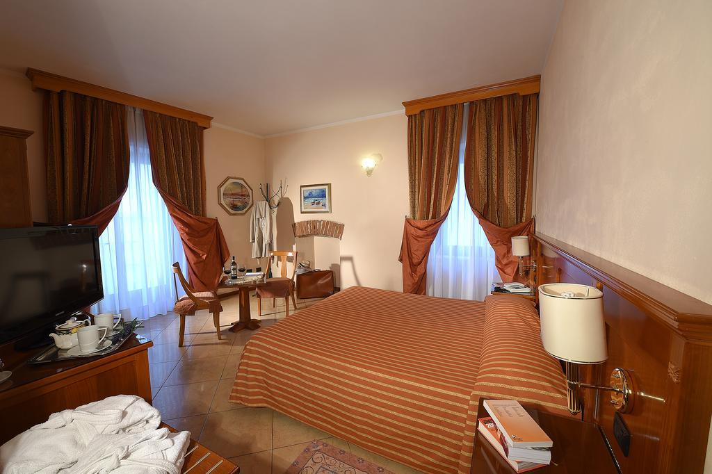 Hotel Acqui & Centro Benessere Акви Терме Экстерьер фото