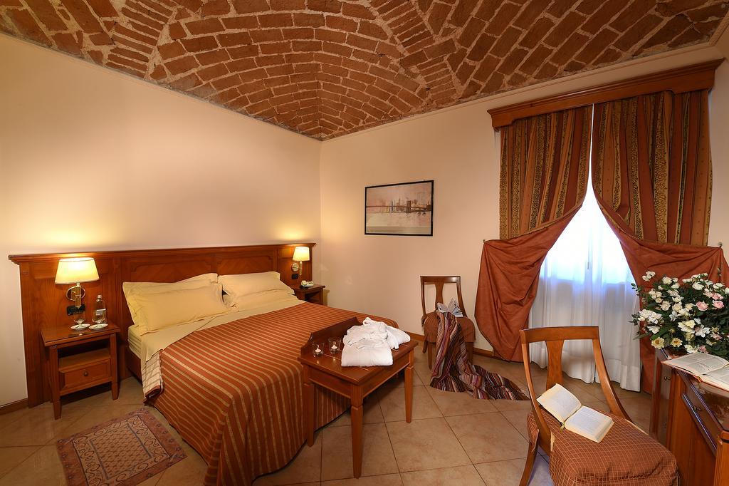 Hotel Acqui & Centro Benessere Акви Терме Номер фото